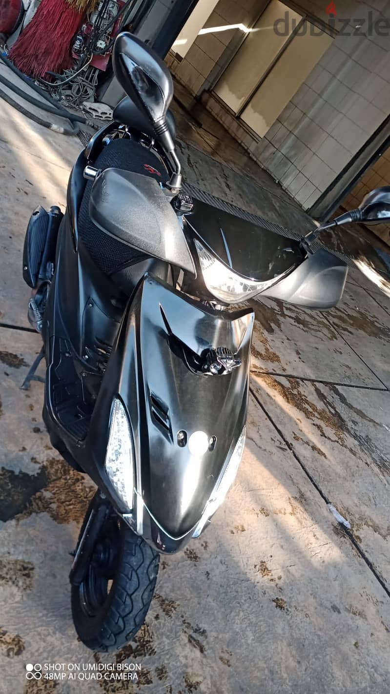 V150azzo 2019 mechye 23500 Badi fiya 400$ 71649515 2