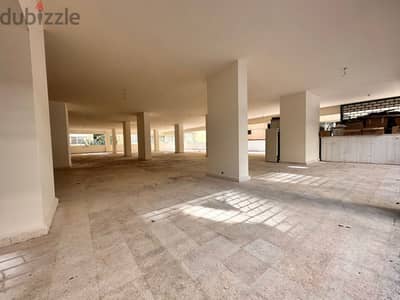 Showroom For Sale In Ramlet Al-Baydahصالة عرض للبيع في الرملة البيضاء