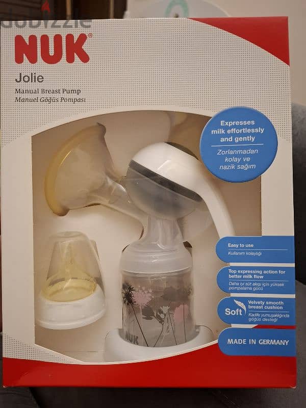 manual breastfeeding pump 0