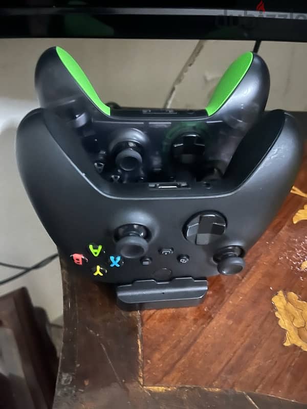 xbox series x 2 controllers and razer headset with 1 game 1