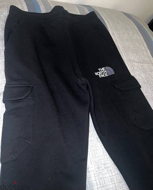 North Face Sweatpants 0