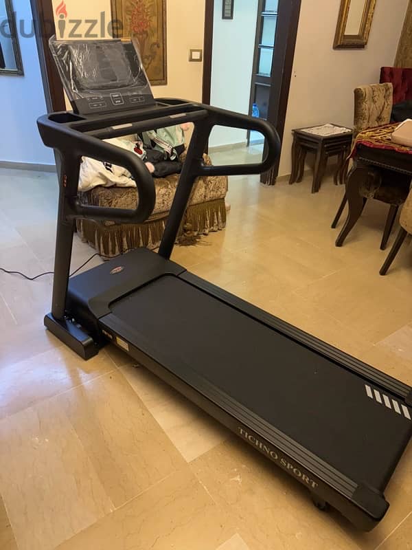 Motorized treadmill with tv (WIFI) 2