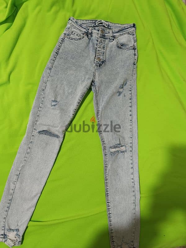 jeans short t shirts used 3$ each item جينز تيشرت شورط مستعمل 0