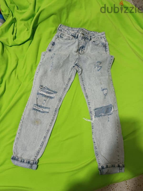 jeans short t shirts used 3$ each item جينز تيشرت شورط مستعمل 1