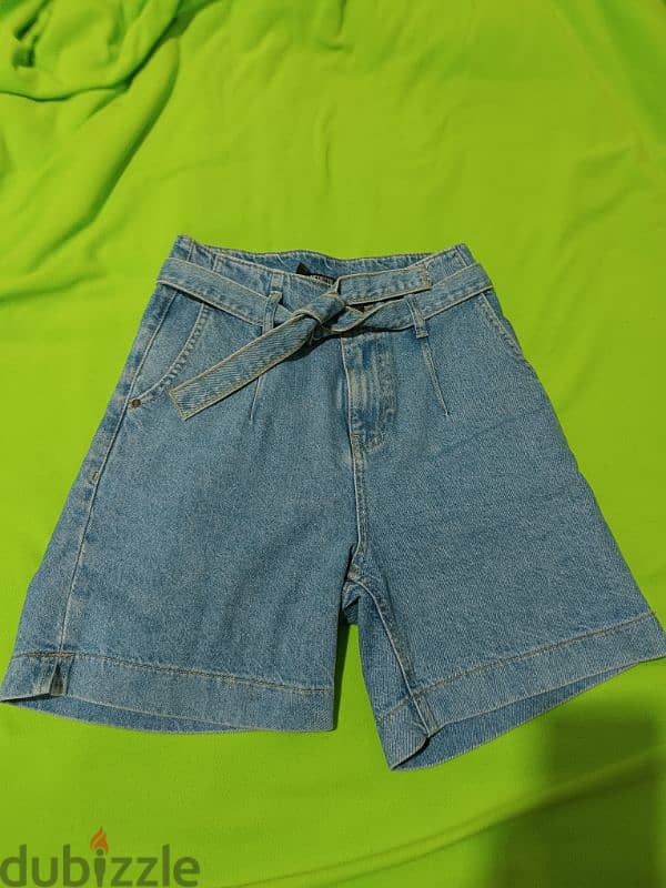 jeans short t shirts used 3$ each item جينز تيشرت شورط مستعمل 6