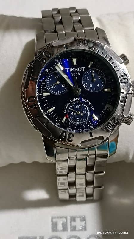 tissot تيسوت ساعه ولاخدش شبه جديده مع علبه 1