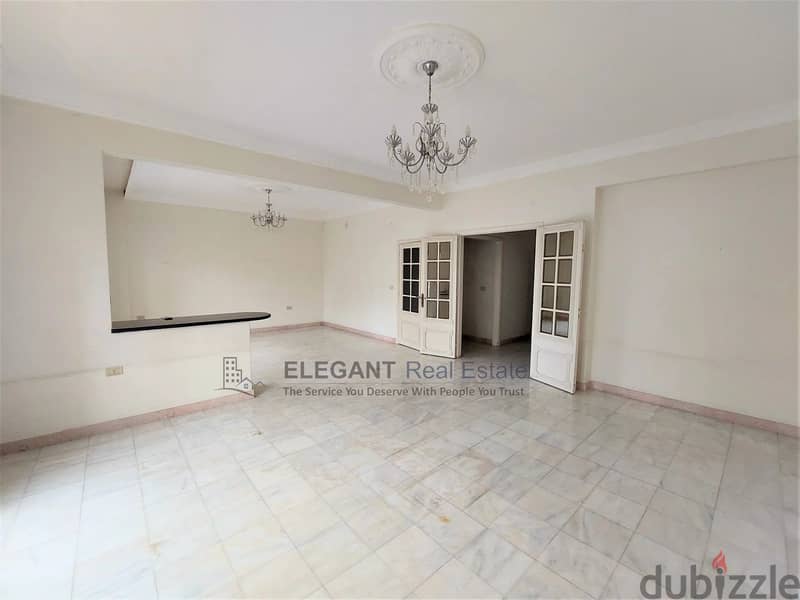 Spacious Apartment in a Well Maintained Building ! 0