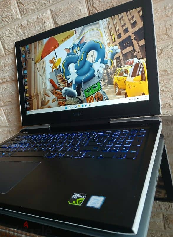 Dell G7 7588 Gaming Laptop 1