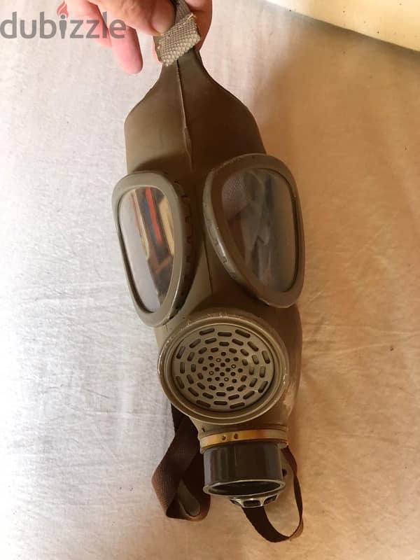 gas mask collectible 3