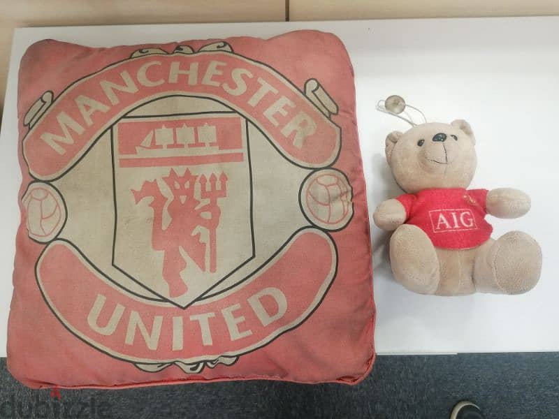 Manchester United stuff, including original 1