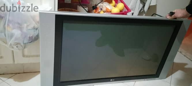 LG tv with speakers frame