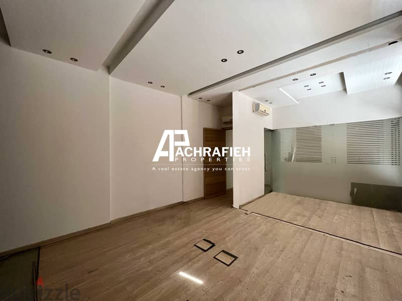 Office For Rent in Downtown - مكتب للأجار في وسط بيروت 0