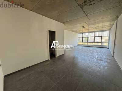 Office For Rent in Achrafieh - مكتب للإجار في الأشرفية