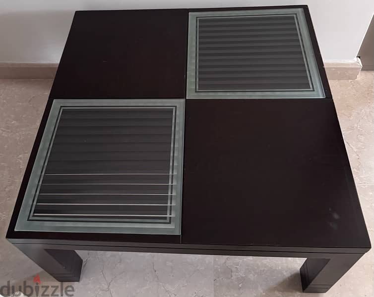 good condition coffee table and side tables 0