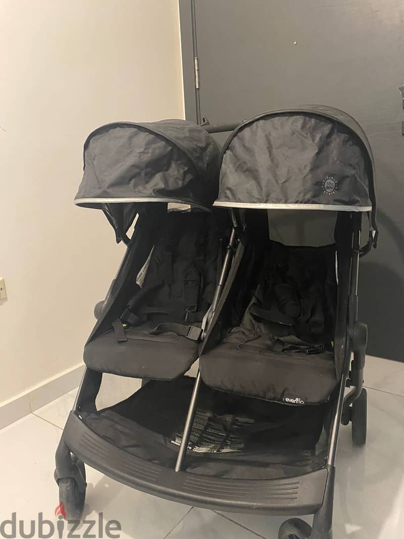 Evenflo twins stroller exellent condition free delivery 0