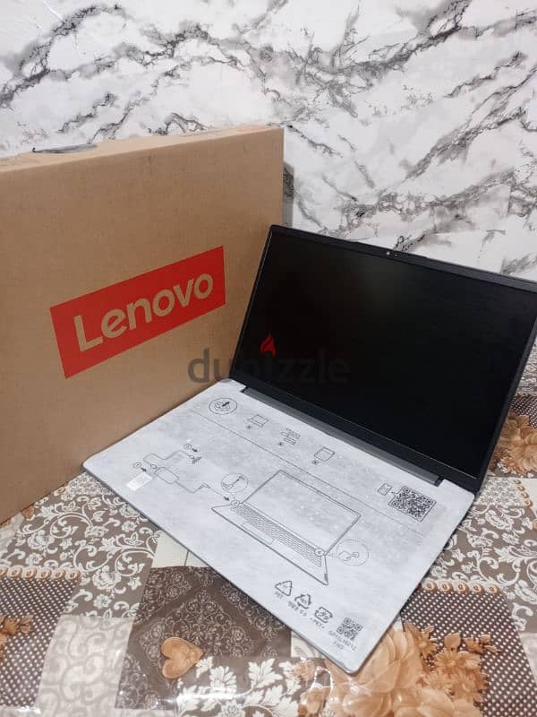 with box barely used Lenovo core i7 11th hen 2