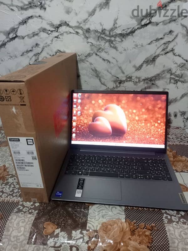 with box barely used Lenovo core i7 11th hen 5