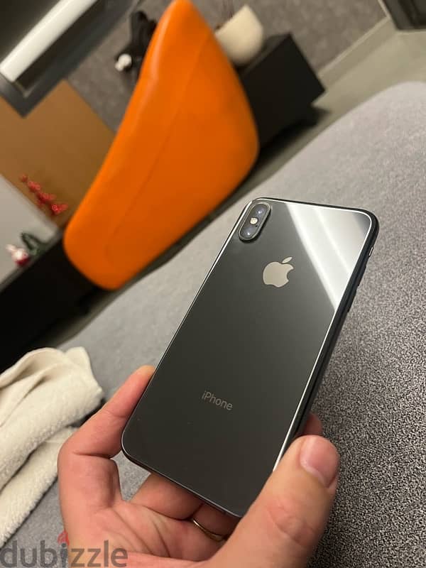 iphone xs excellent condition 5