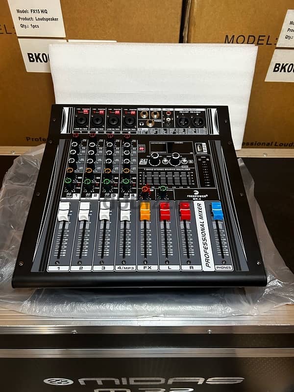 mixer powered 4 channel 0