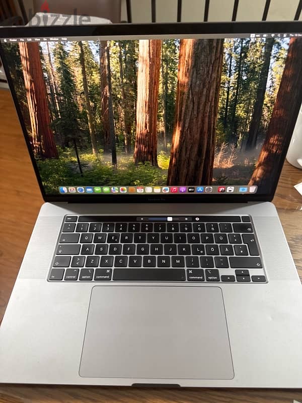 Macbook Pro 16” 2019 Core i9 32GB Ram 1TB SSD Radeon Pro 5500M 8GB 0