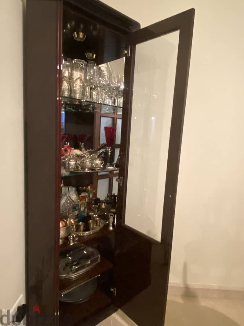 High quality corner vitrine for sale 2