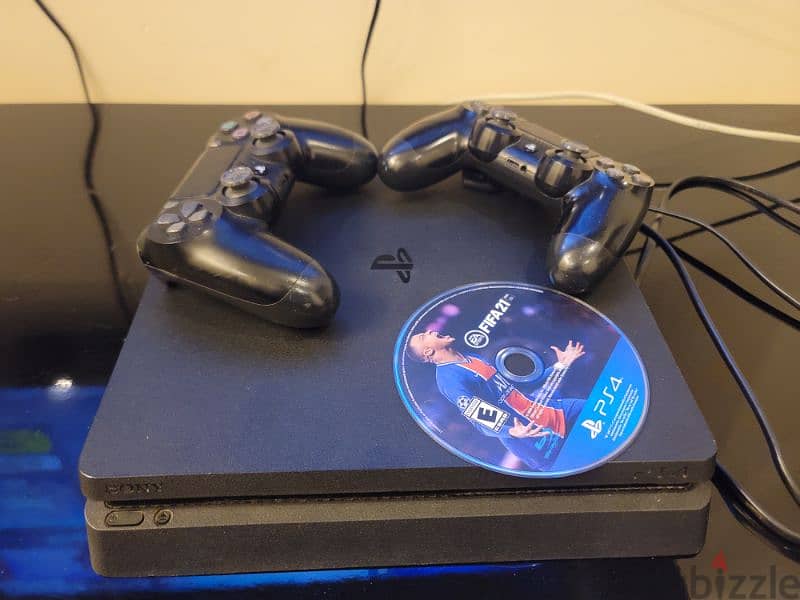 used only 1 month ps4 with fifa 21 1