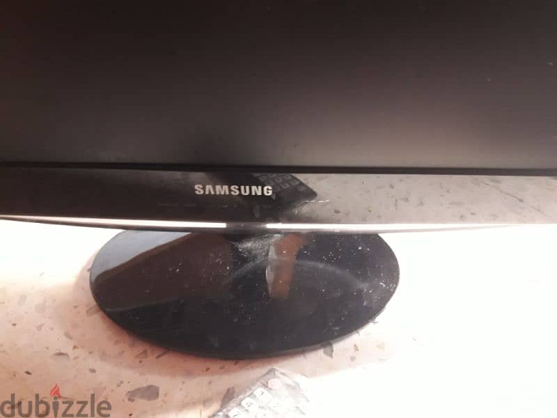 Tv 22 inch samsung + stand bel 7ayt + dvd + cd 0