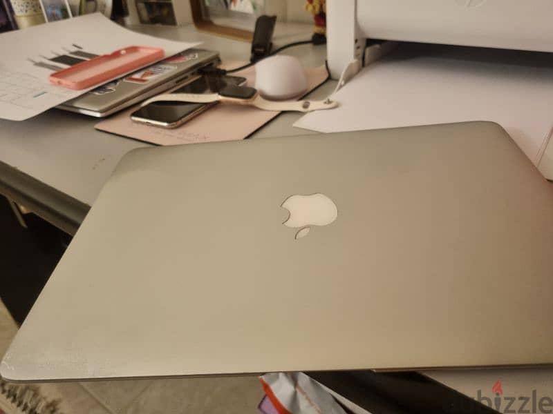 apple laptop 1