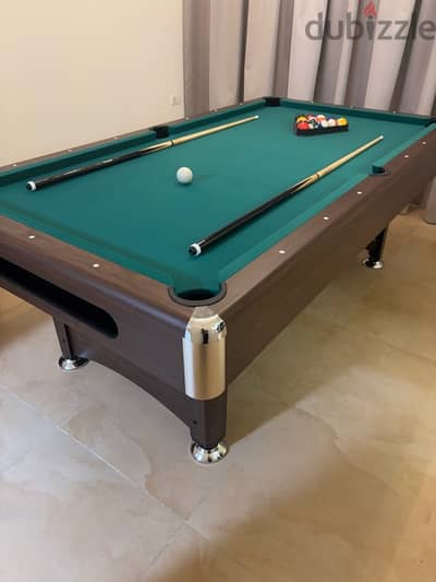 Pool table 7.2 ft wood