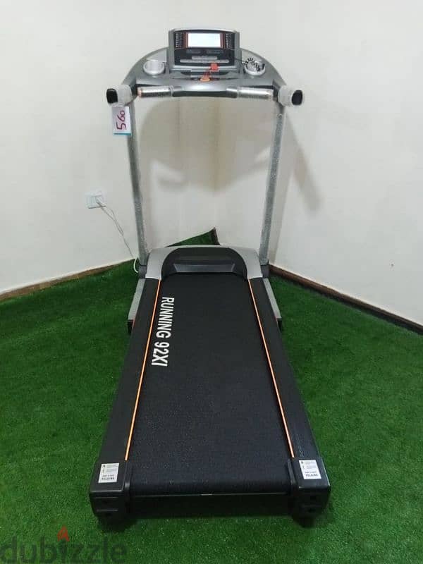 treadmill  3hp max Weight 125kg automatic incline 1