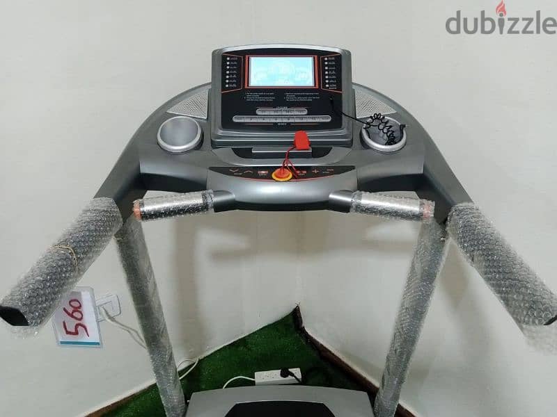 treadmill  3hp max Weight 125kg automatic incline 2