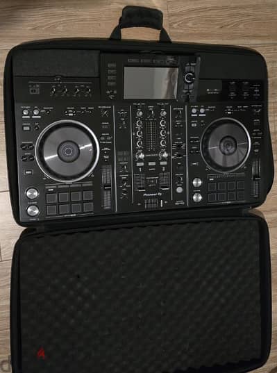 Pioneer Dj XDJ-RX2 with fabric case