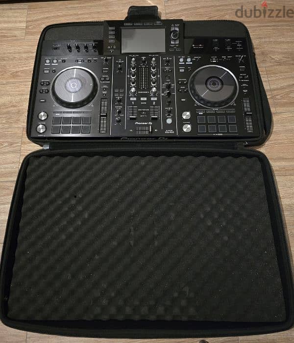 Pioneer Dj XDJ-RX2 with fabric case 2