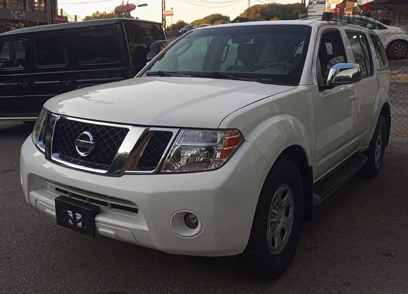 Nissan Pathfinder 2011 0