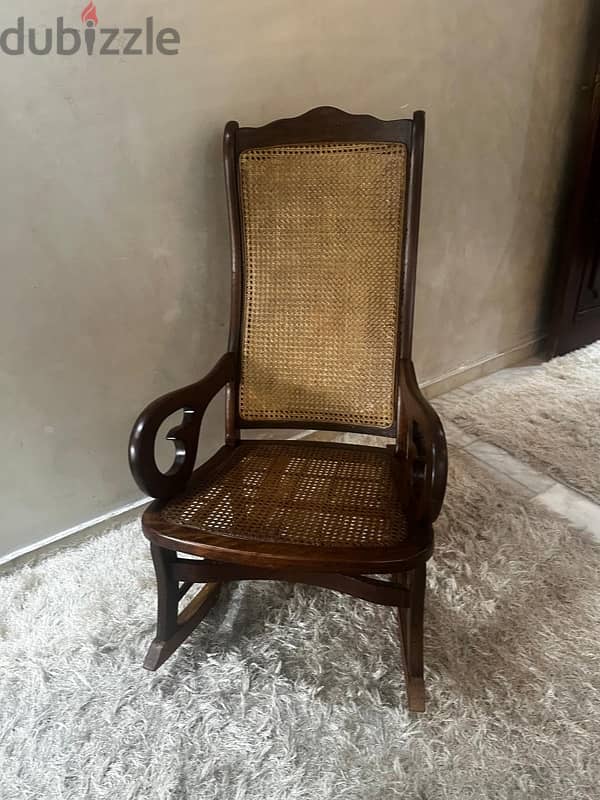 vintage bamboo rocking chair like new. 160$ 1