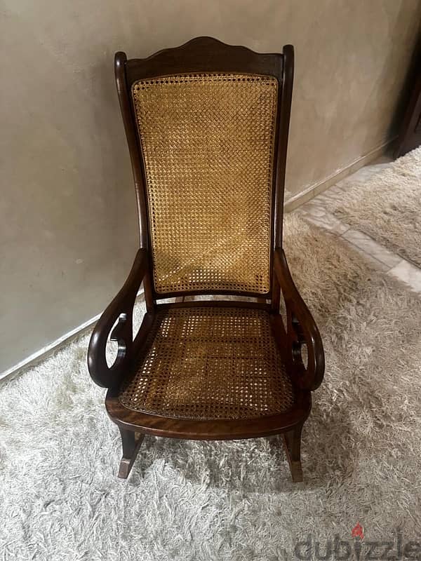 vintage bamboo rocking chair like new. 160$ 2