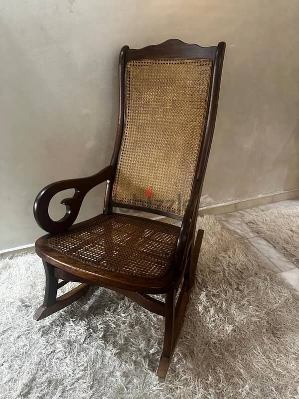 vintage bamboo rocking chair like new. 160$ 3