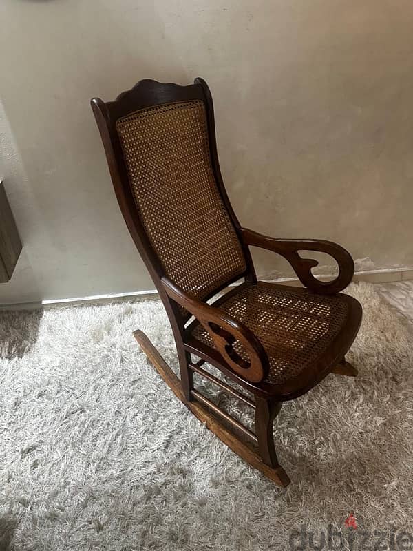 vintage bamboo rocking chair like new. 160$ 6