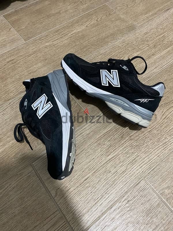 New balance sneakers 990 V3 size 42(fits 43) 0