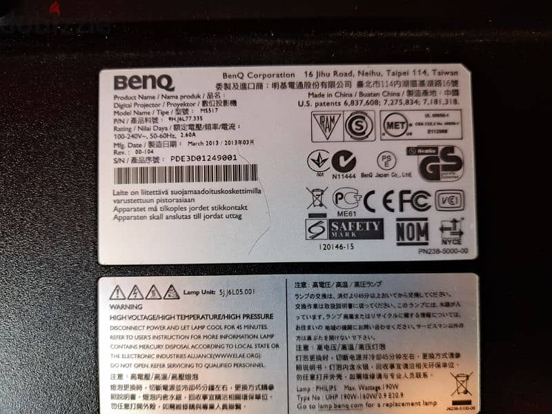 BenQ MS527 Projector 3300 Lumens + Remote control 1