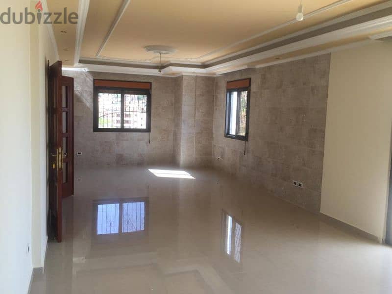 Spacious Apartment with Private Terrace in Aley 0