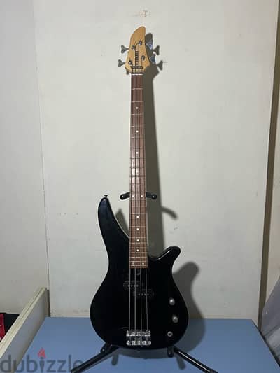 Yamaha bass guitar