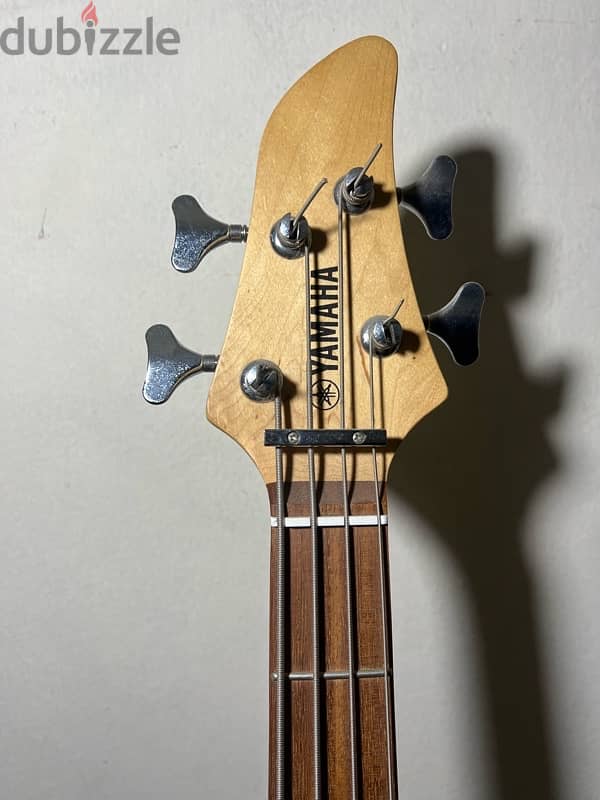 Yamaha bass guitar 2