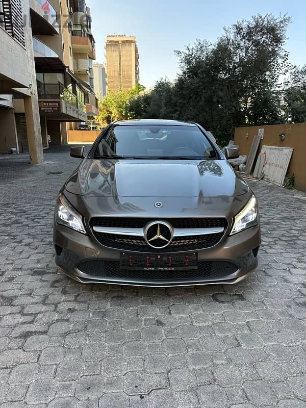 Mercedes CLA 250 4matic 2018 gray on black (clean carfax) 0