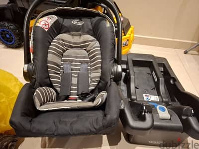 carseat شبه جديده