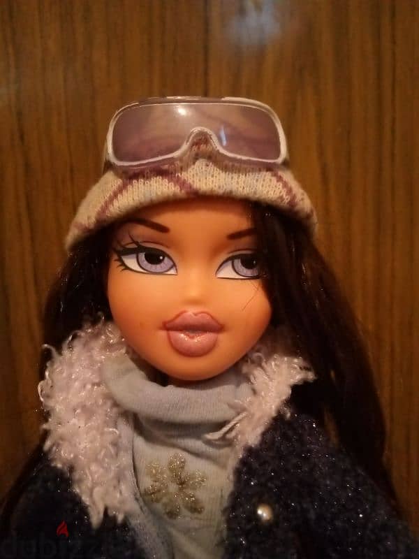 DANA BRATZ WINTER WONDERLAND MGA Great Wearing doll+Boots+Hat+Glasses. 1