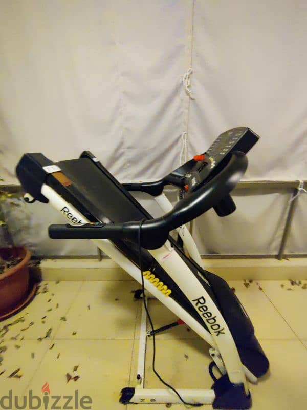 Treadmill REEBOK ZR8 in excellent condition 2