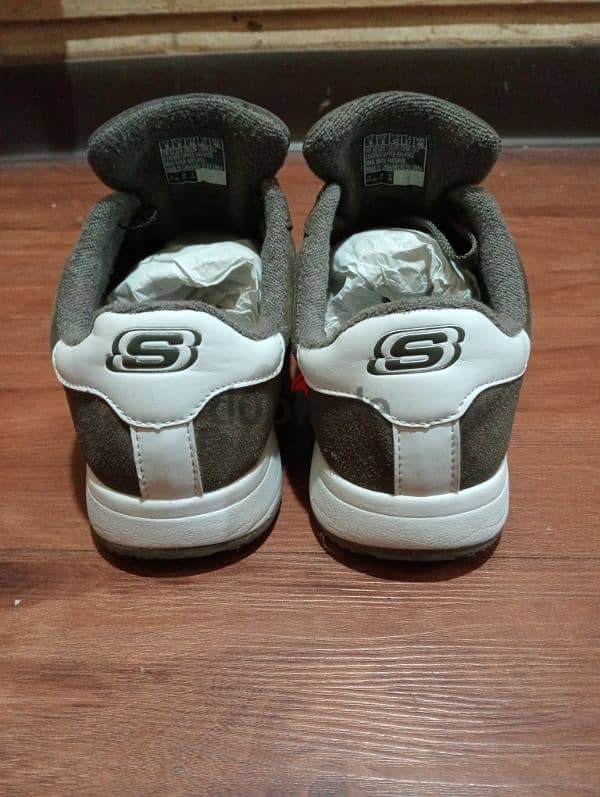 SKECHERS zinger ( Original )  size: 41 4