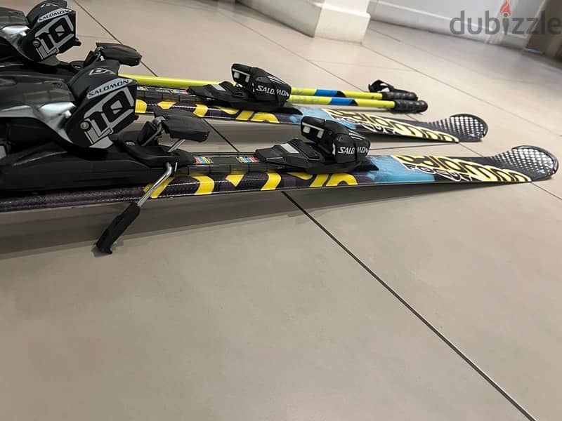 Salomon Ski and poles 3