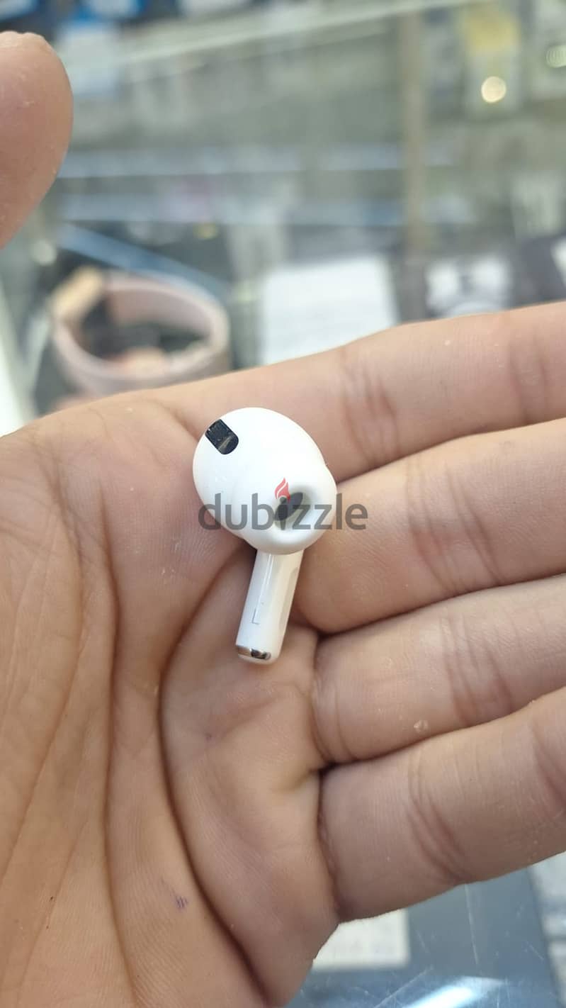 Airpods pro lightning left pod 0